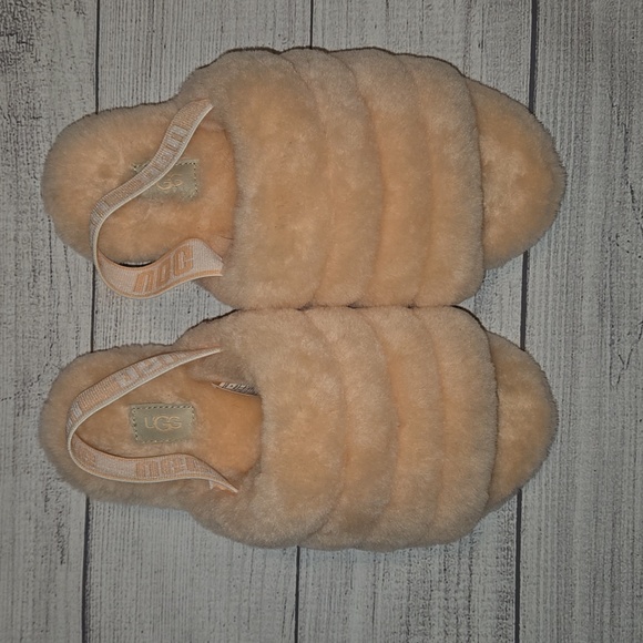 UGG Shoes - UGG Women's Fluff Yeah Slides Scallop Size 7